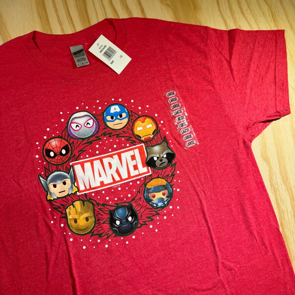 Marvel Mens Chibi Avengers Holiday Wreath Graphic T-Shirt Red Christmas NWT Sz L